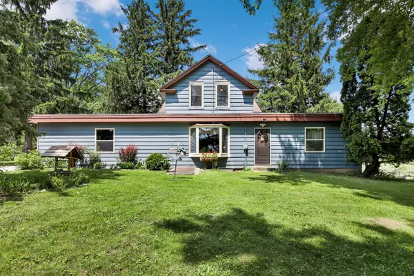 W127S8776 N Cape Rd, Muskego, WI 53150