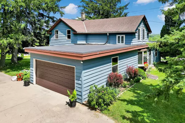 W127S8776 N Cape Rd, Muskego, WI 53150