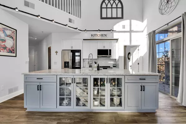 14900 W Wilbur Dr Unit 1207, New Berlin, WI 53151