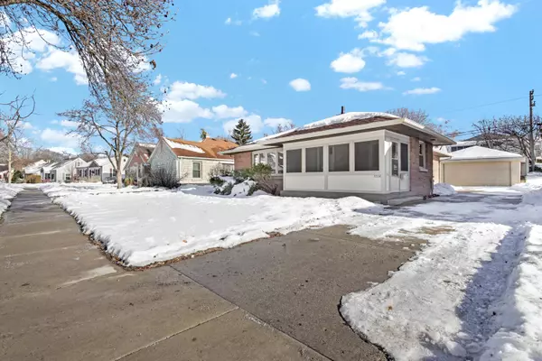 3324 N 94th St, Milwaukee, WI 53222