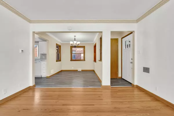 3324 N 94th St, Milwaukee, WI 53222