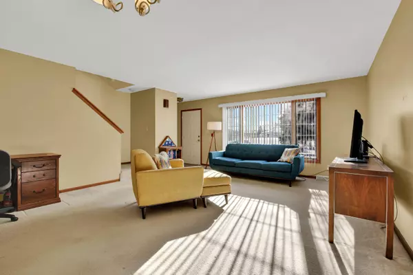 10320 W Whitnall Edge Cir Unit A, Franklin, WI 53132