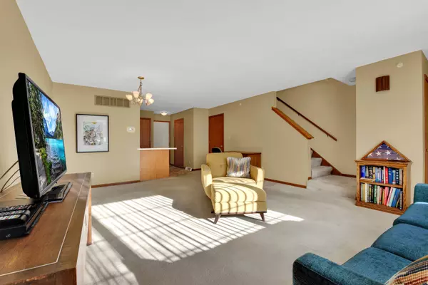 10320 W Whitnall Edge Cir Unit A, Franklin, WI 53132