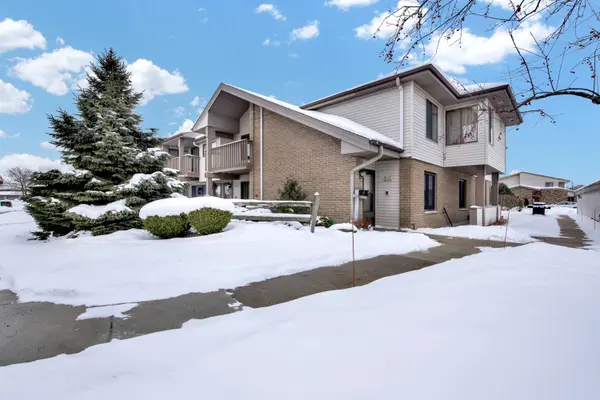 W177N9766 Riversbend Cir E, Germantown, WI 53022