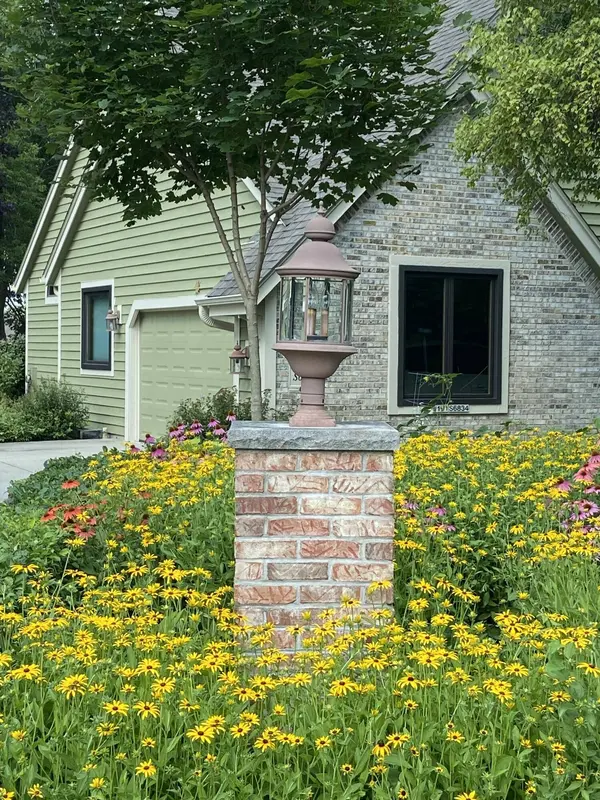 W191S6834 Bluegrass Dr, Muskego, WI 53150