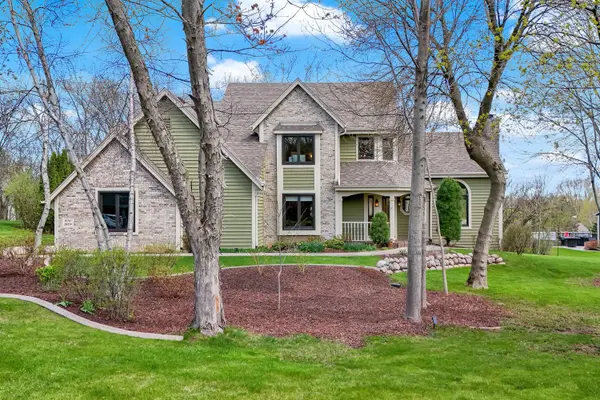 W191S6834 Bluegrass Dr, Muskego, WI 53150