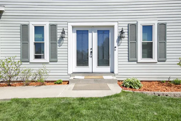780 W Cardinal Cir, Oak Creek, WI 53154