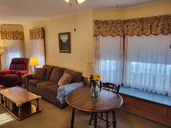 Watertown, WI 53098-2916,1003 N 4th St