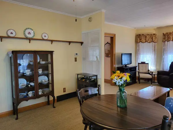 1003 N 4th St, Watertown, WI 53098-2916