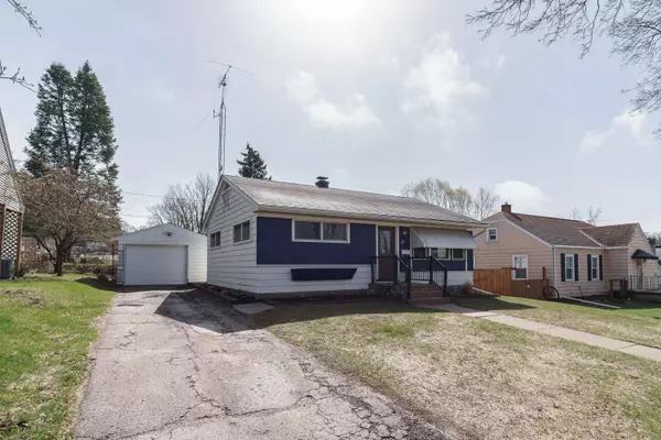 125 S Palmatory St, Horicon, WI 53032