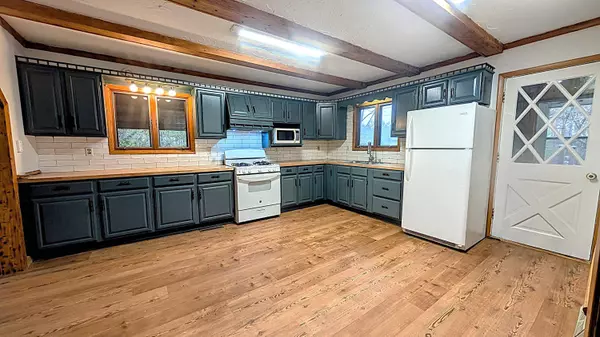 W7515 Beechnut Ct, Wautoma, WI 54982