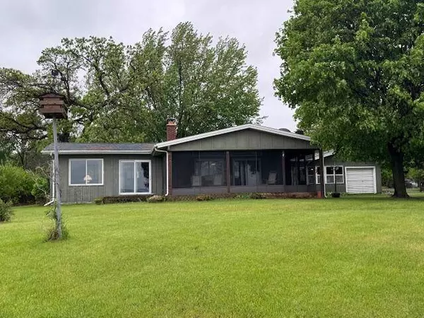 W6782 Marine Dr, Markesan, WI 53946