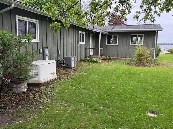 W6782 Marine Dr, Markesan, WI 53946