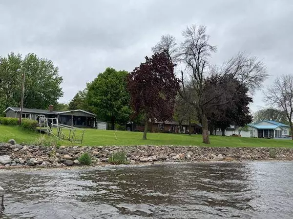 W6782 Marine Dr, Markesan, WI 53946