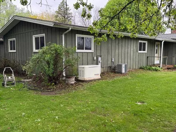 W6782 Marine Dr, Markesan, WI 53946