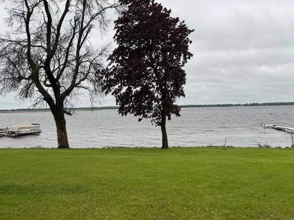 W6782 Marine Dr, Markesan, WI 53946