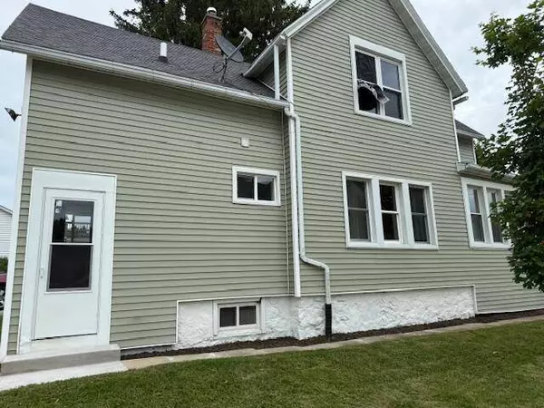 703 Fifth St, Lomira, WI 53048