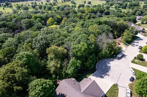 Lt1 Hi View Ct, Mayville, WI 53050