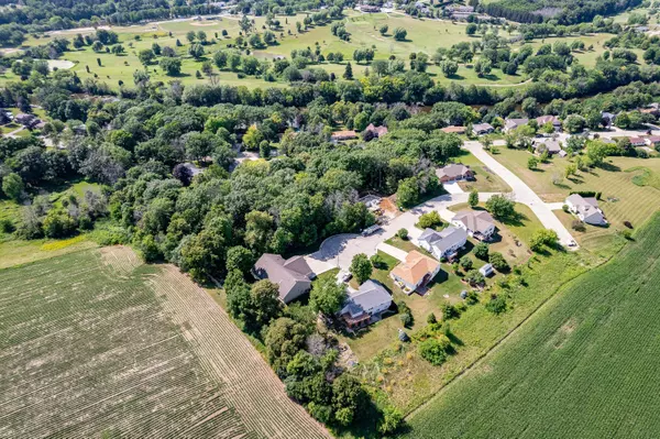 Lt1 Hi View Ct, Mayville, WI 53050