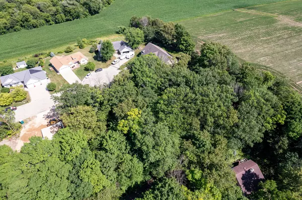 Lt1 Hi View Ct, Mayville, WI 53050