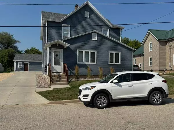 316 Kekoskee St, Mayville, WI 53050