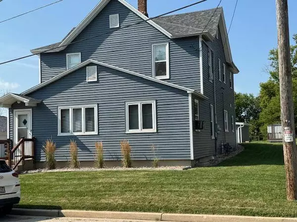 316 Kekoskee St, Mayville, WI 53050