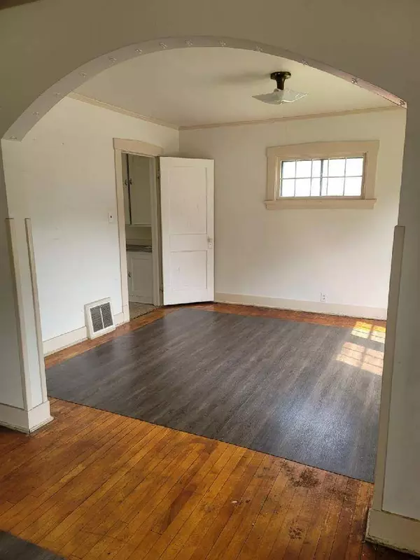 2802 Clark St, Manitowoc, WI 54220