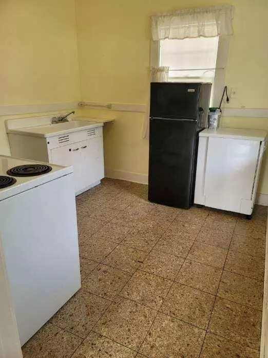 2802 Clark St, Manitowoc, WI 54220