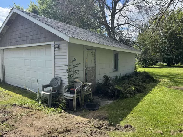 1006 Madison St, Beaver Dam, WI 53916