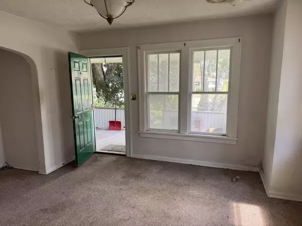 1006 Madison St, Beaver Dam, WI 53916