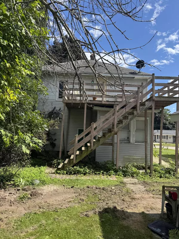 1006 Madison St, Beaver Dam, WI 53916