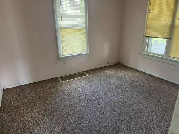 1006 Madison St, Beaver Dam, WI 53916