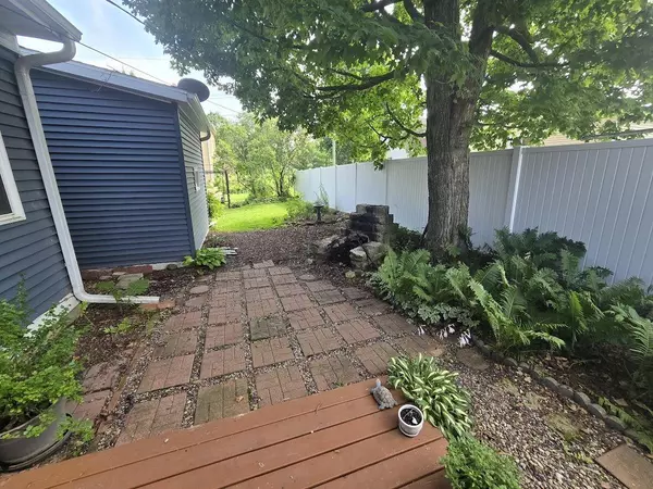 202 S Douglas St, Dodgeville, WI 53533