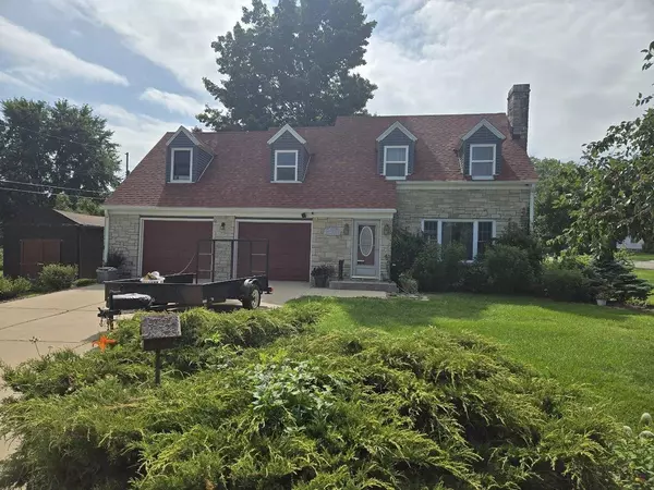 202 S Douglas St, Dodgeville, WI 53533