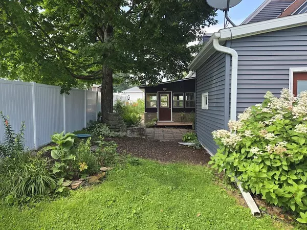 202 S Douglas St, Dodgeville, WI 53533