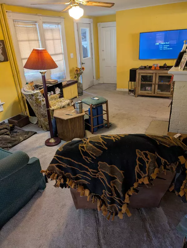 204 N Church St, Watertown, WI 53094