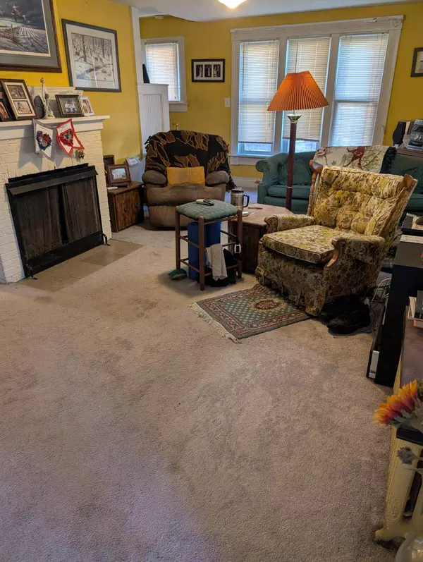 204 N Church St, Watertown, WI 53094