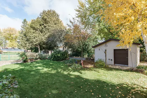 1117 Circle Dr W, Beaver Dam, WI 53916