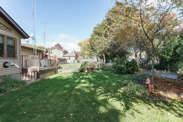 1117 Circle Dr W, Beaver Dam, WI 53916