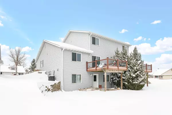 928 Broadmoore Dr, Hartford, WI 53027