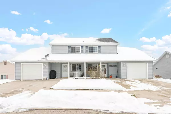 928 Broadmoore Dr, Hartford, WI 53027