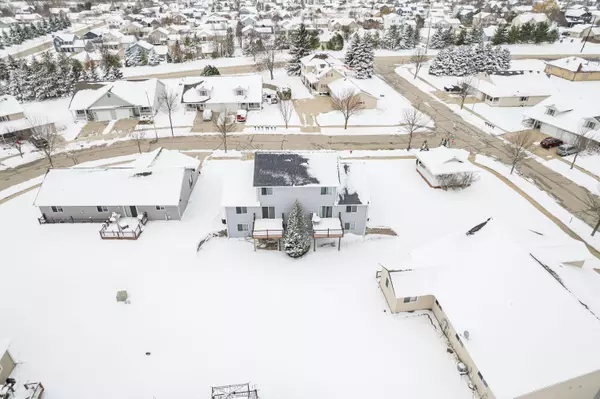 928 Broadmoore Dr, Hartford, WI 53027