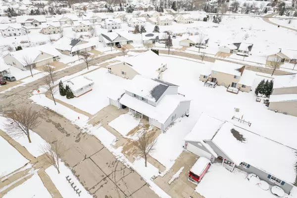 928 Broadmoore Dr, Hartford, WI 53027