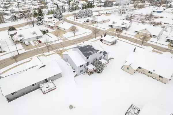 928 Broadmoore Dr, Hartford, WI 53027