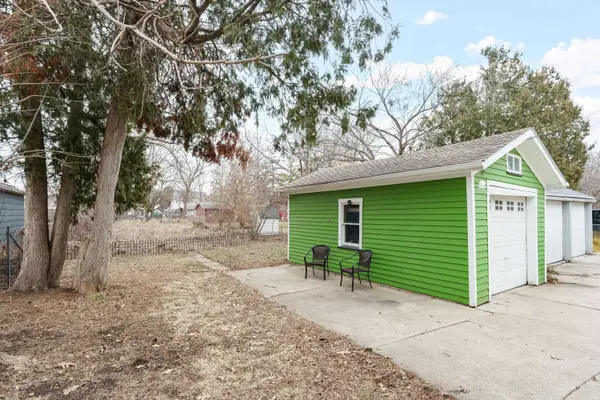 1230 Bay Shore Dr, Oshkosh, WI 54901