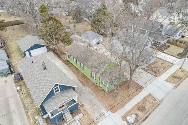 1230 Bay Shore Dr, Oshkosh, WI 54901