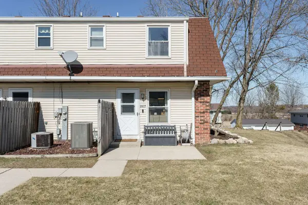 2017 Green Tree Rd, West Bend, WI 53090