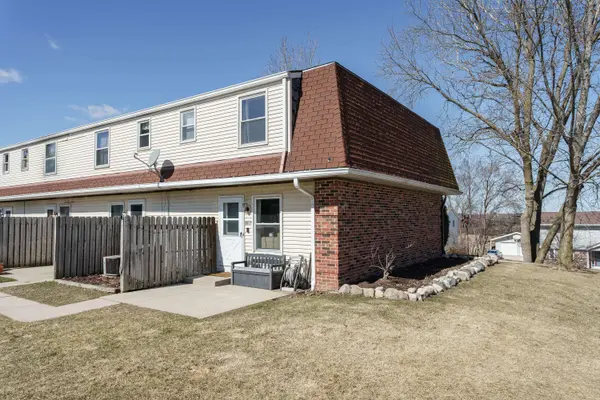 2017 Green Tree Rd, West Bend, WI 53090