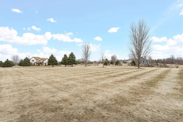 2394 Wildlife Ct, Richfield, WI 53076