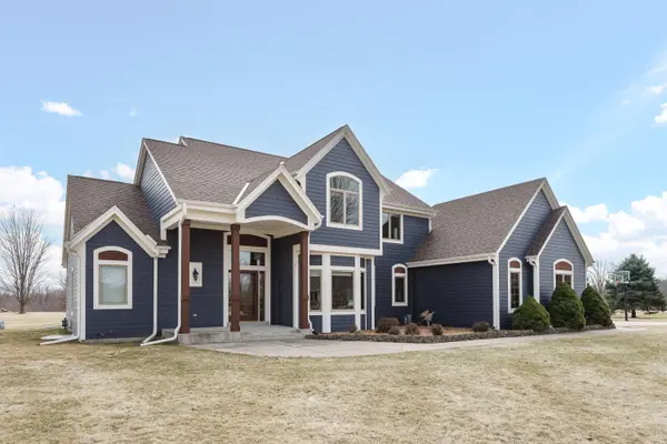 2394 Wildlife Ct, Richfield, WI 53076